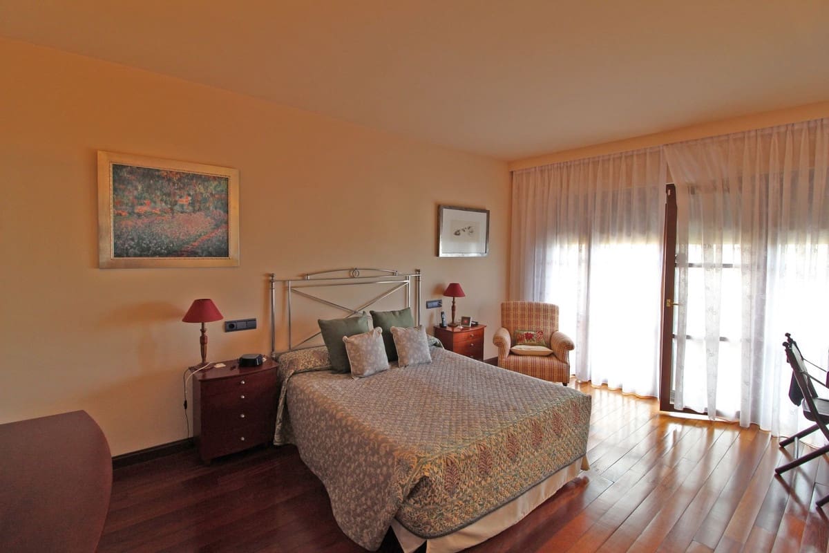 5 chambre Villa/Maison à vendre à Marbella avec piscine garage - 1 550 000 € (Ref: 9705059)