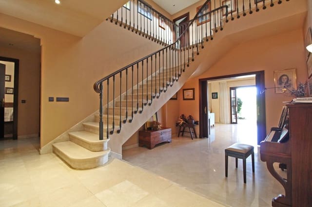 5 chambre Villa/Maison à vendre à Marbella avec piscine garage - 1 550 000 € (Ref: 9705059)