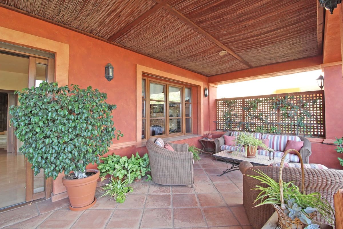 5 chambre Villa/Maison à vendre à Marbella avec piscine garage - 1 550 000 € (Ref: 9705059)
