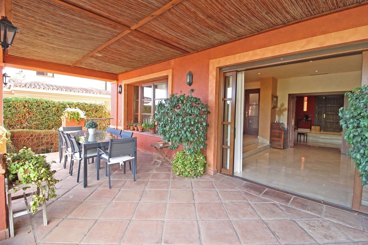 5 chambre Villa/Maison à vendre à Marbella avec piscine garage - 1 550 000 € (Ref: 9705059)