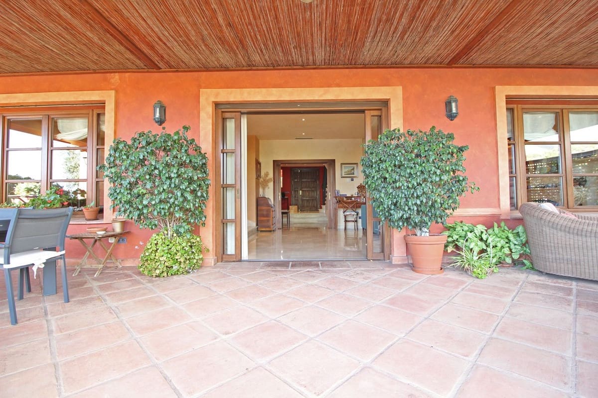 5 chambre Villa/Maison à vendre à Marbella avec piscine garage - 1 550 000 € (Ref: 9705059)