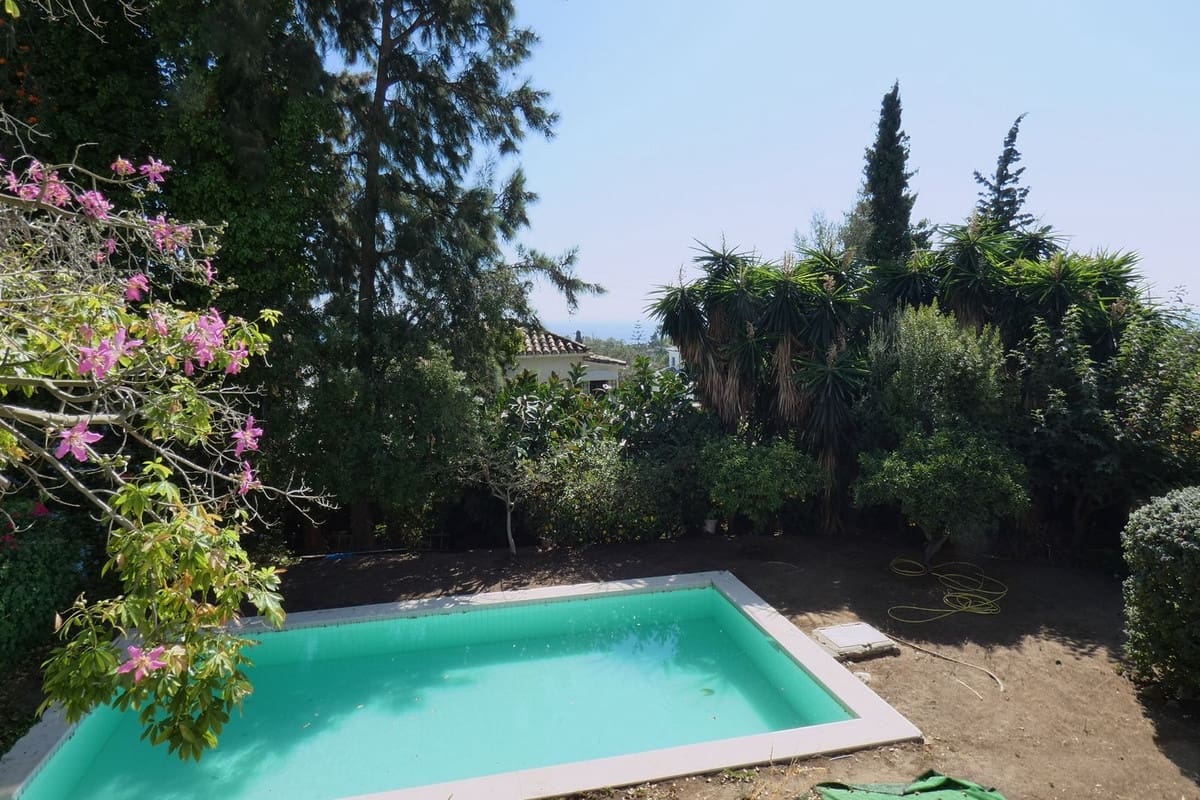 5 sovrum Villa till salu i Marbella med pool - 1 550 000 € (Ref: 9705061)