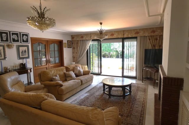 5 sovrum Villa till salu i Marbella med pool - 1 550 000 € (Ref: 9705061)
