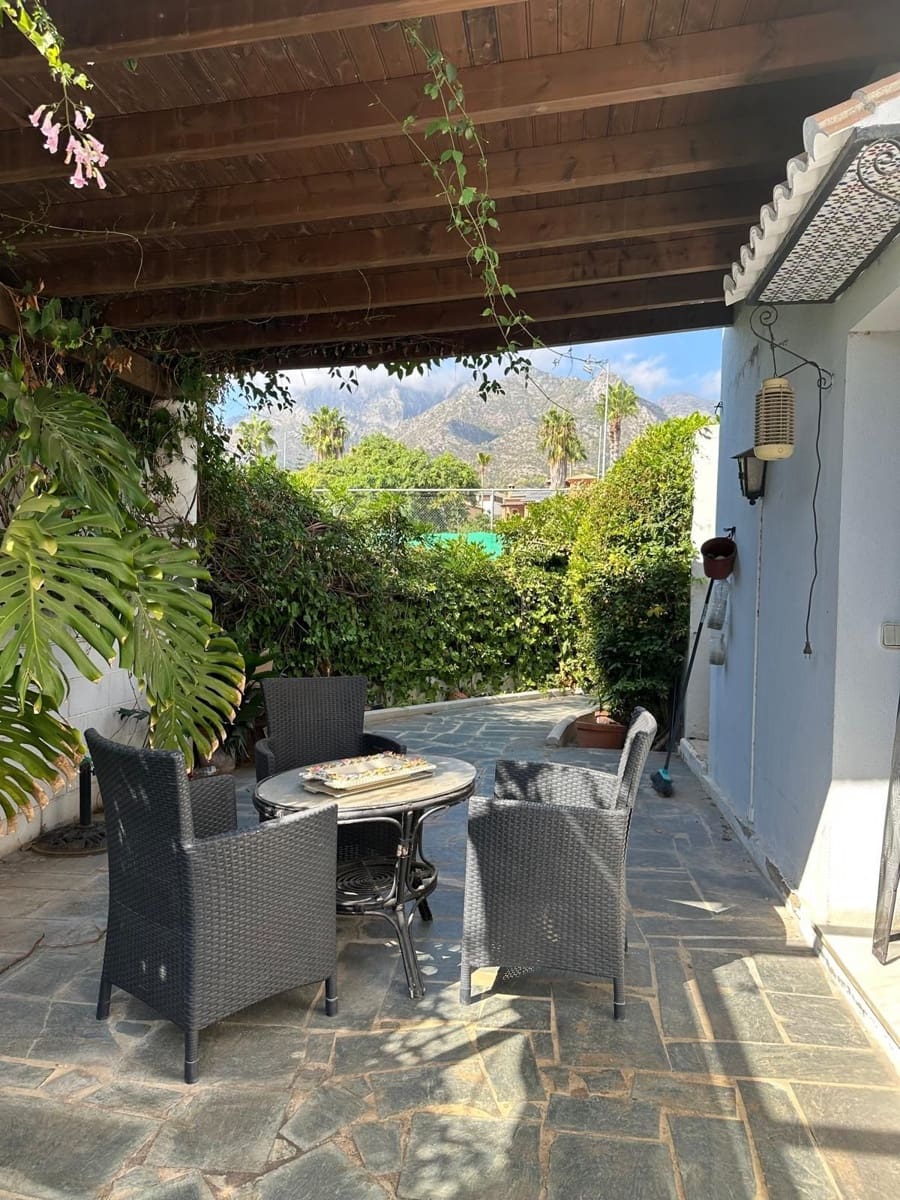 5 sovrum Villa till salu i Marbella med pool - 1 550 000 € (Ref: 9705061)