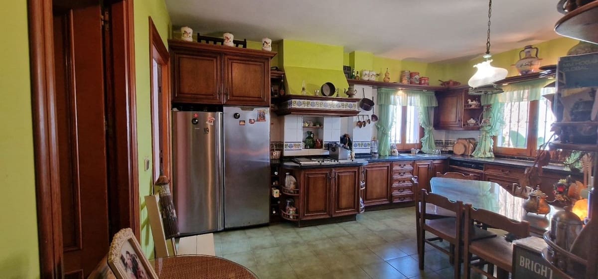 7 Zimmer Villa zu verkaufen in Malaga Stadt mit Pool - 1.555.000 € (Ref: 9705063)