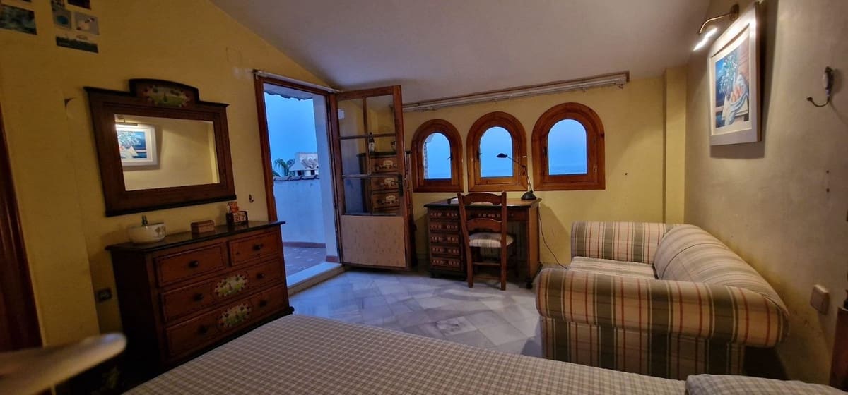 7 Zimmer Villa zu verkaufen in Malaga Stadt mit Pool - 1.555.000 € (Ref: 9705063)