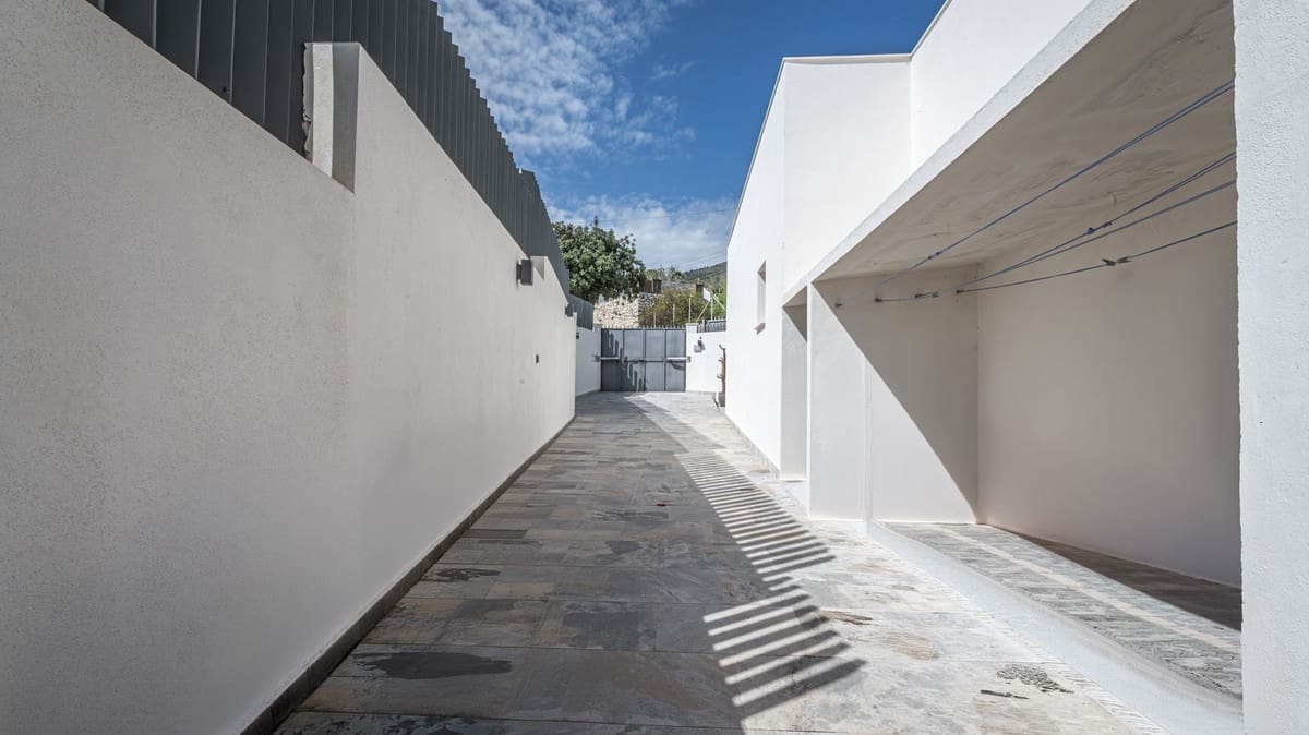 4 soveværelse Villa til salg i Benalmadena med garage - € 1.550.000 (Ref: 9705064)
