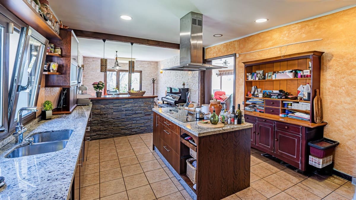 4 soveværelse Villa til salg i Benalmadena med garage - € 1.550.000 (Ref: 9705064)