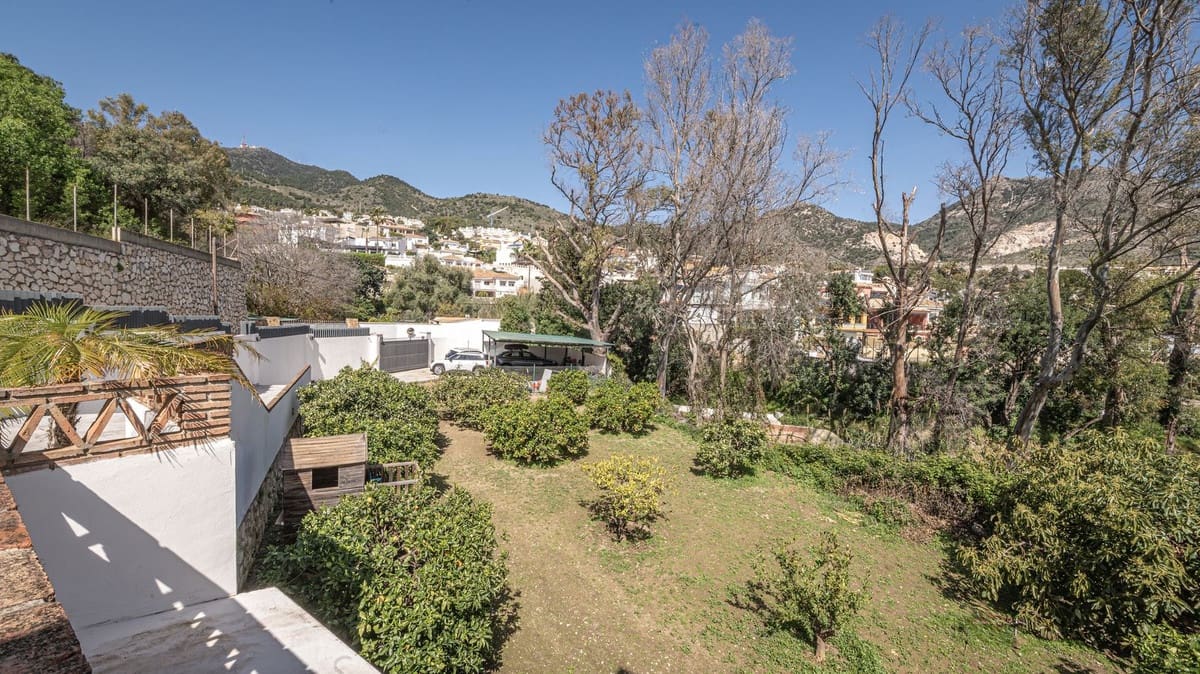 4 soveværelse Villa til salg i Benalmadena med garage - € 1.550.000 (Ref: 9705064)