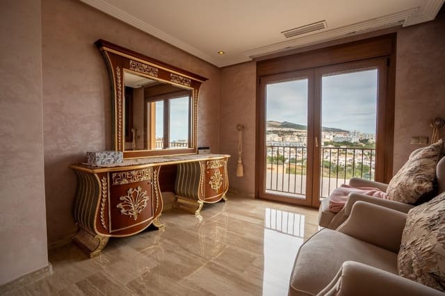 5 sypialnia Willa na sprzedaż w Benalmadena Costa, Benalmádena z basenem garażem - 1 575 000 € (Ref: 9705065)