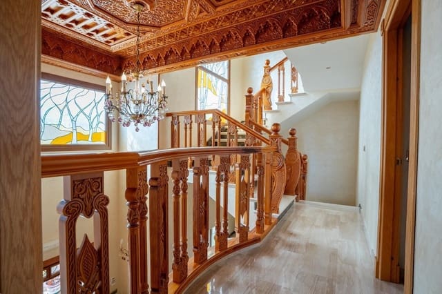 5 sypialnia Willa na sprzedaż w Benalmadena Costa, Benalmádena z basenem garażem - 1 575 000 € (Ref: 9705065)