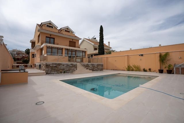 5 sypialnia Willa na sprzedaż w Benalmadena Costa, Benalmádena z basenem garażem - 1 575 000 € (Ref: 9705065)