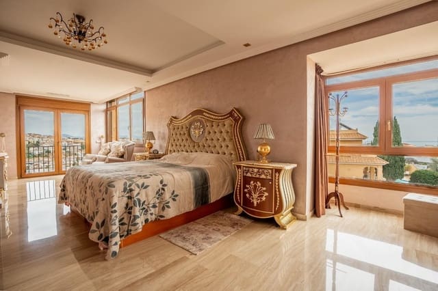 5 sypialnia Willa na sprzedaż w Benalmadena Costa, Benalmádena z basenem garażem - 1 575 000 € (Ref: 9705065)