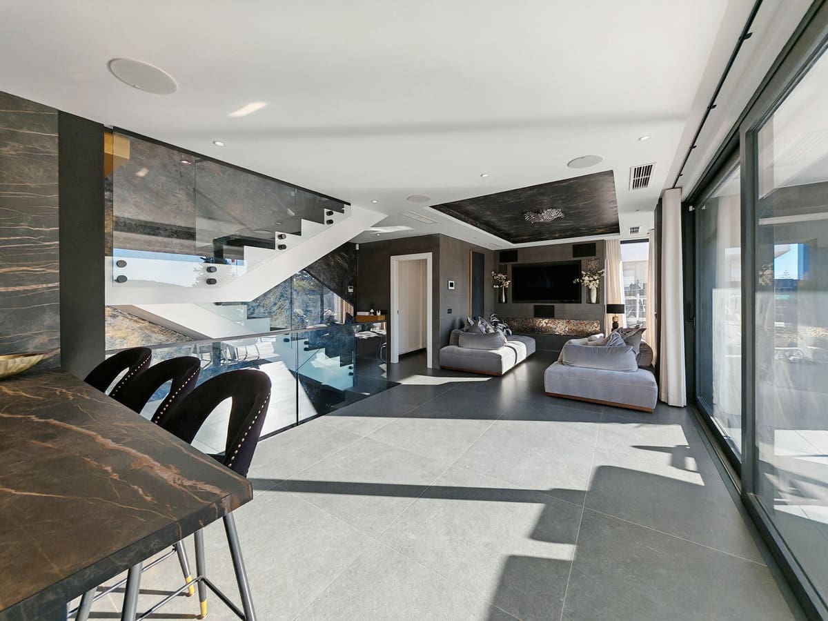 4 chambre Villa/Maison à vendre à Estepona avec piscine - 1 590 000 € (Ref: 9705068)