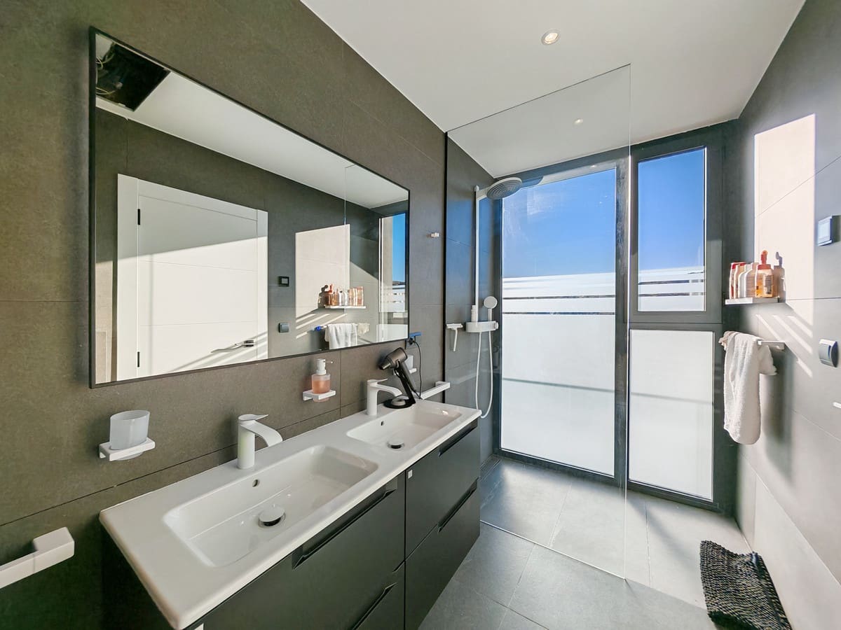 4 chambre Villa/Maison à vendre à Estepona avec piscine - 1 590 000 € (Ref: 9705068)