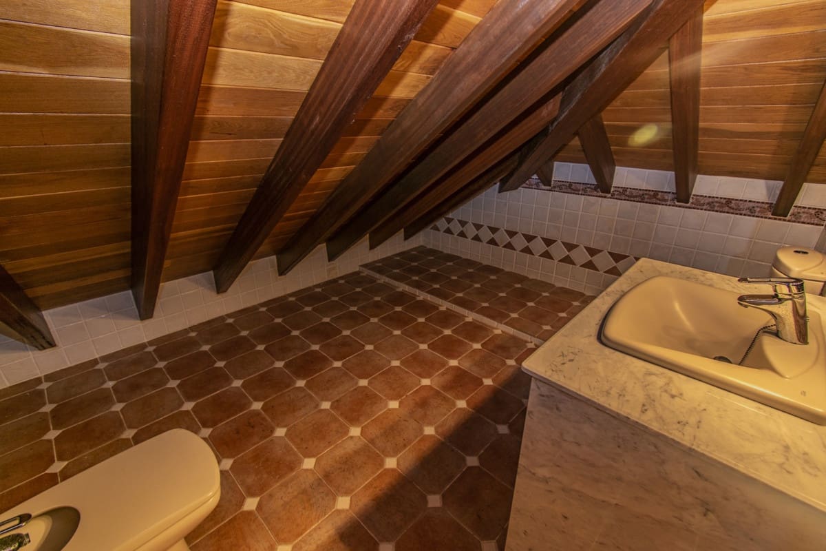 Chalet de 4 habitaciones en San Pedro de Alcantara en venta - 1.595.000 € (Ref: 9705069)