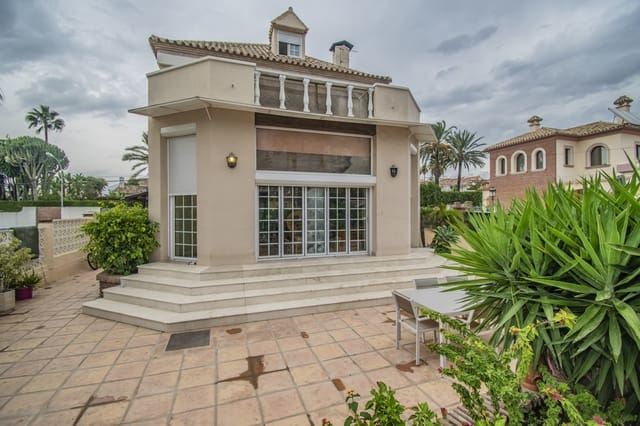 Chalet de 4 habitaciones en San Pedro de Alcántara Pueblo, Marbella en venta - 1.595.000 € (Ref: 9705069)