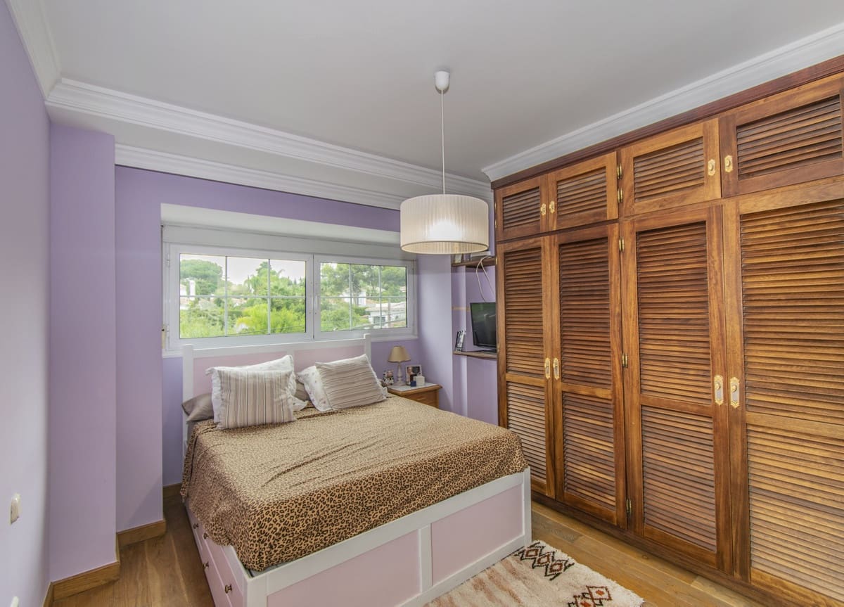 Chalet de 4 habitaciones en San Pedro de Alcantara en venta - 1.595.000 € (Ref: 9705069)