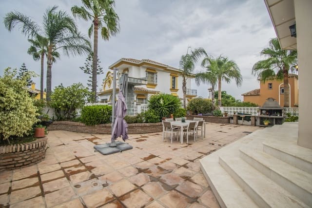4 soveværelse Villa til salg i San Pedro de Alcántara Pueblo, Marbella - € 1.595.000 (Ref: 9705069)