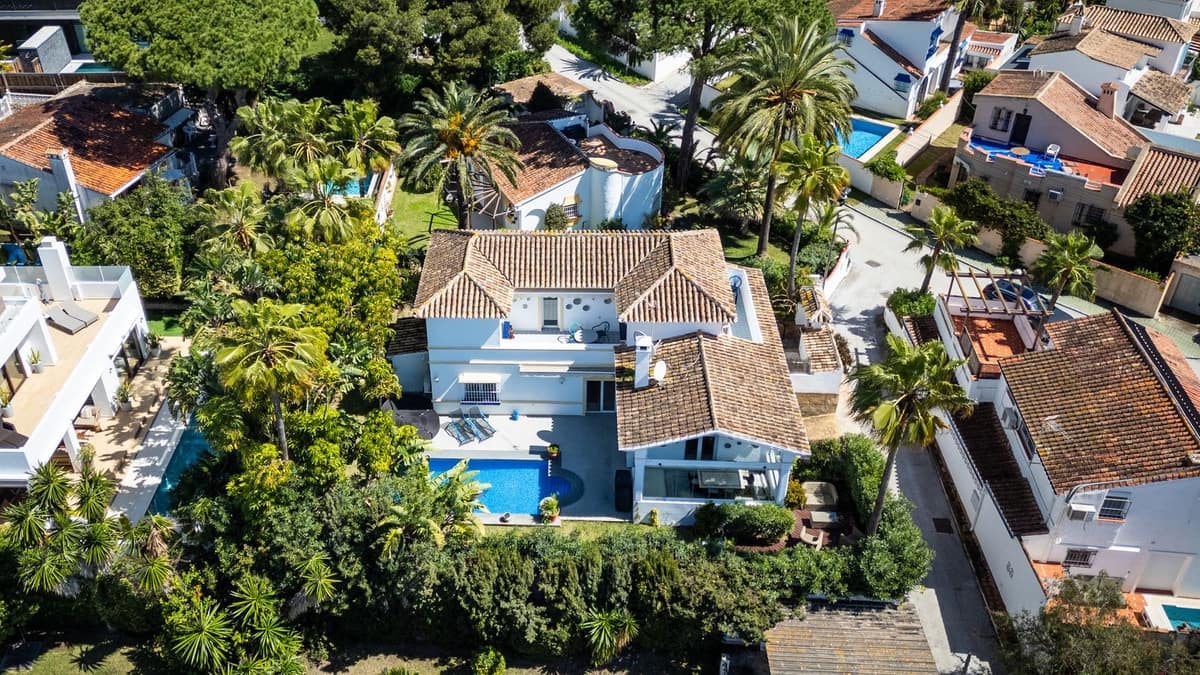 3 chambre Villa/Maison à vendre à Marbesa avec piscine garage - 1 595 000 € (Ref: 9705070)