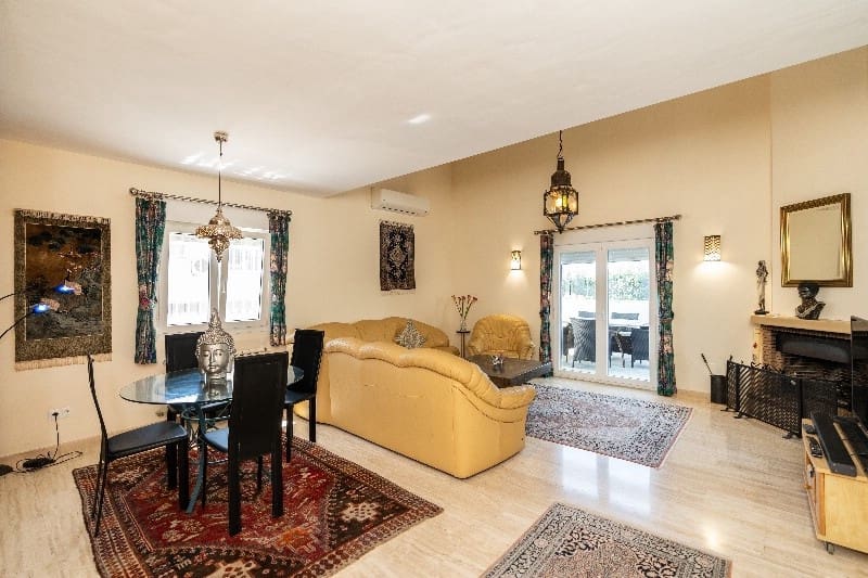 3 bedroom Villa for sale in Marbesa with pool garage - € 1,595,000 (Ref: 9705070)