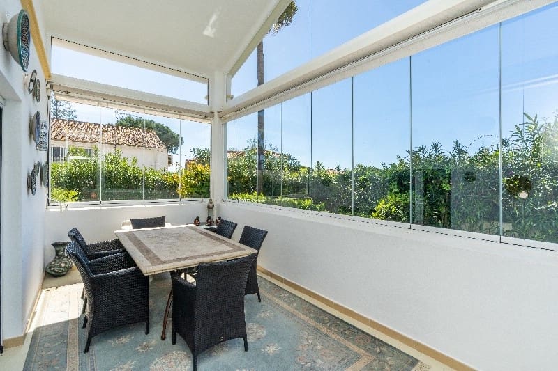 3 bedroom Villa for sale in Marbesa with pool garage - € 1,595,000 (Ref: 9705070)