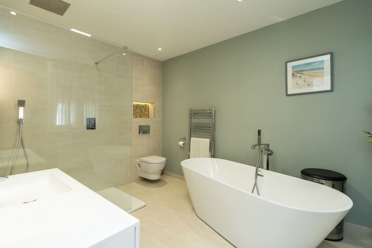 3 bedroom Villa for sale in Marbesa with pool garage - € 1,595,000 (Ref: 9705070)