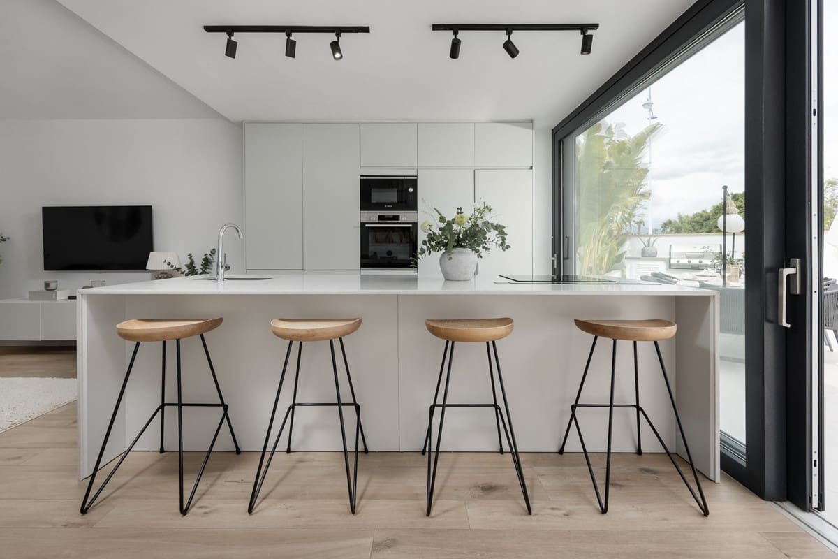 4 soveværelse Semi-Rækkehus til salg i San Pedro de Alcantara med swimmingpool - € 1.595.000 (Ref: 9705071)