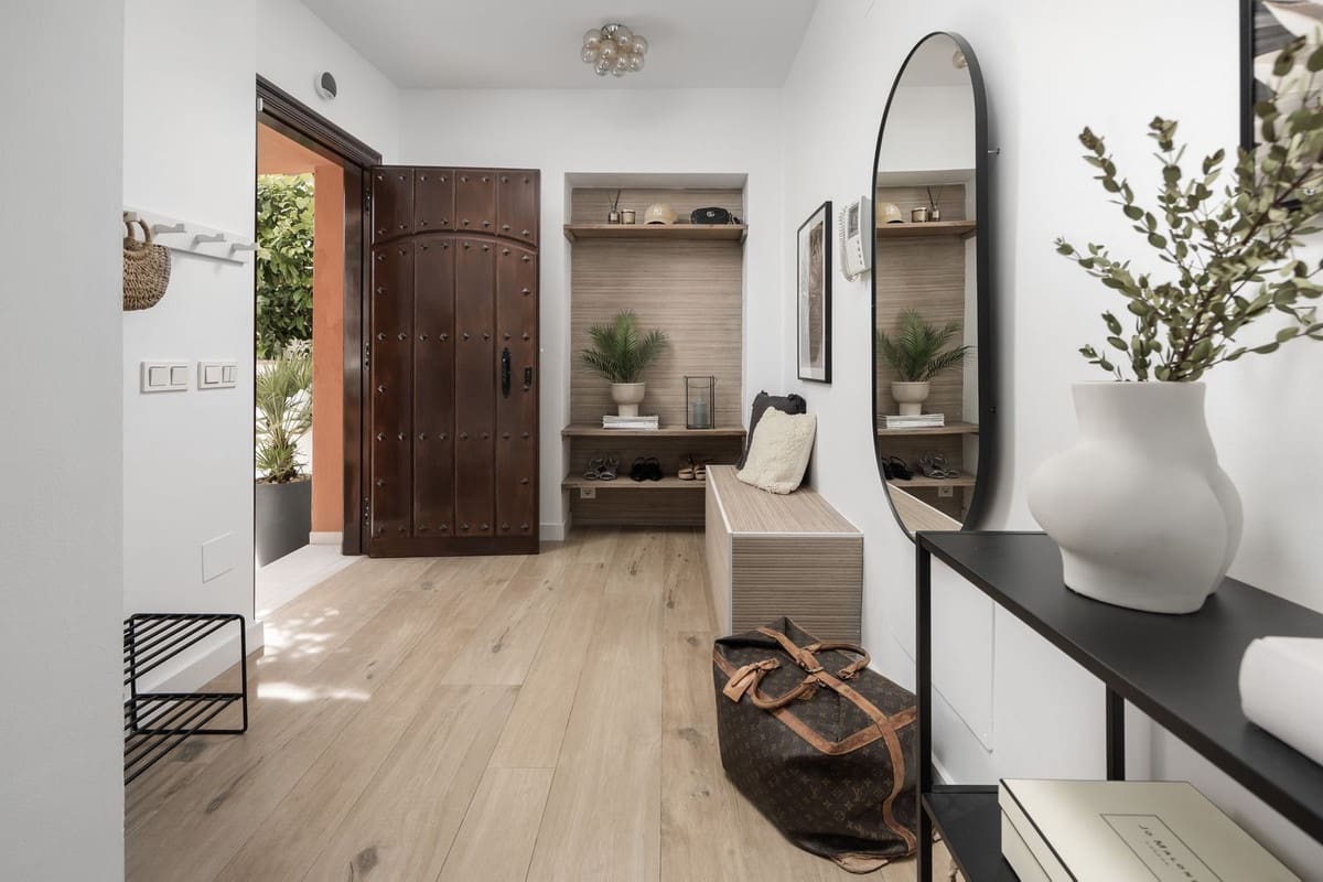 4 soveværelse Semi-Rækkehus til salg i San Pedro de Alcantara med swimmingpool - € 1.595.000 (Ref: 9705071)