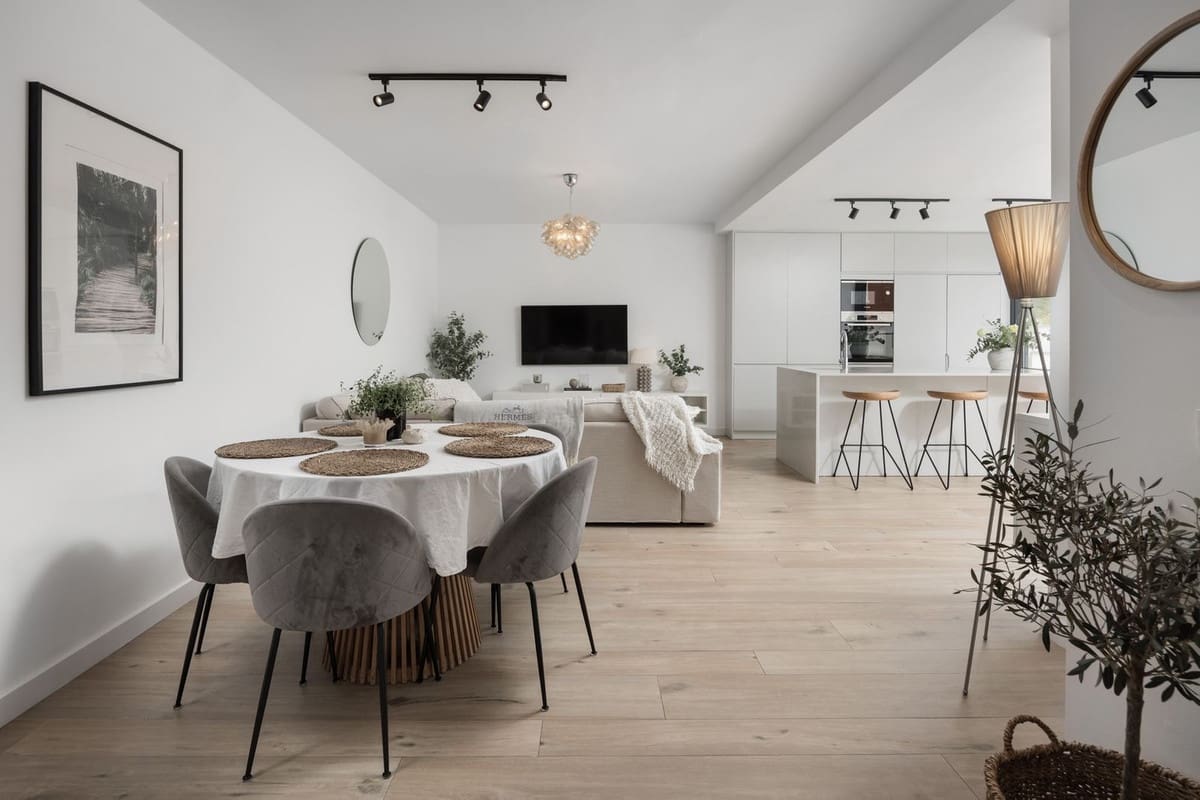 4 soveværelse Semi-Rækkehus til salg i San Pedro de Alcantara med swimmingpool - € 1.595.000 (Ref: 9705071)