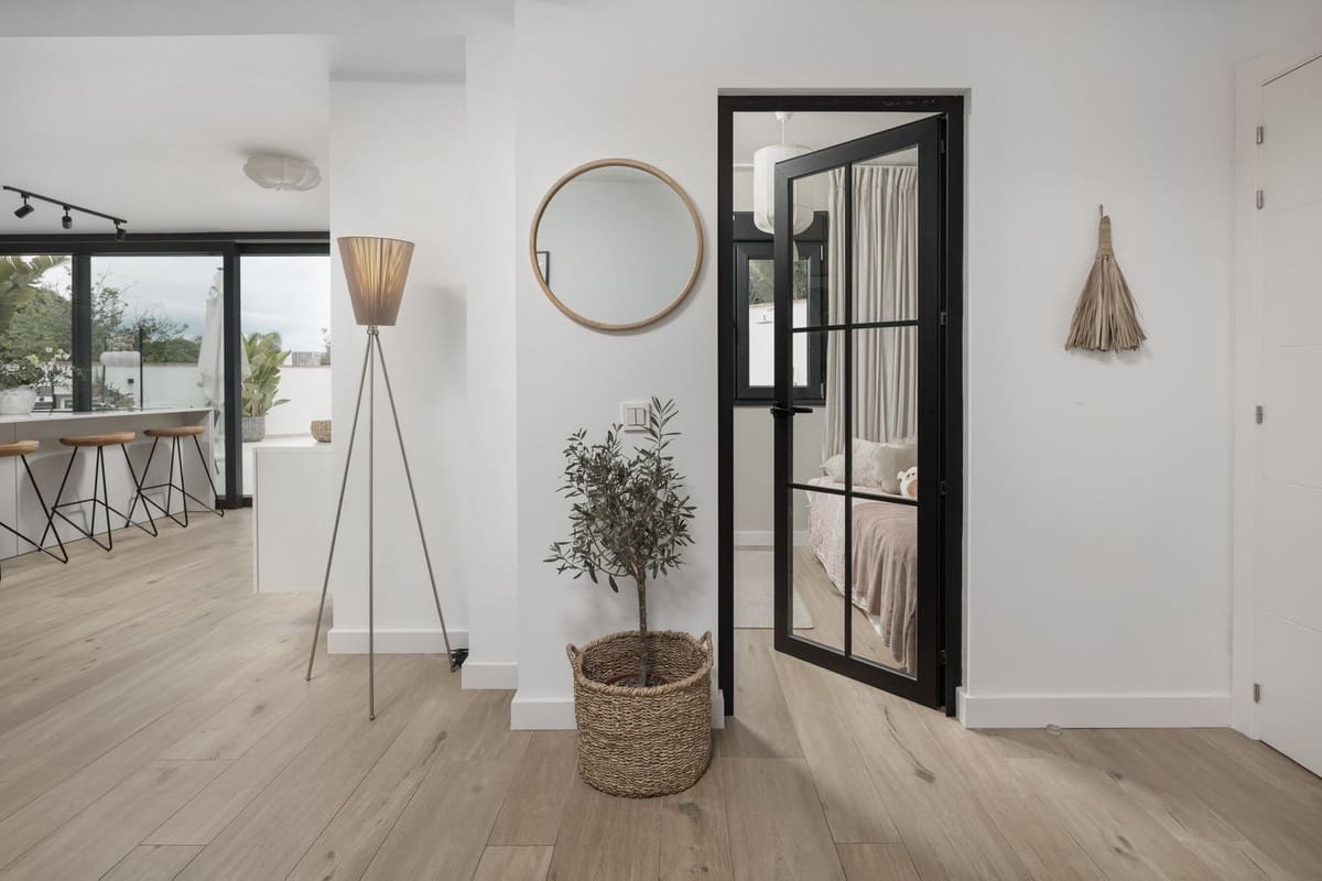 4 soveværelse Semi-Rækkehus til salg i San Pedro de Alcantara med swimmingpool - € 1.595.000 (Ref: 9705071)