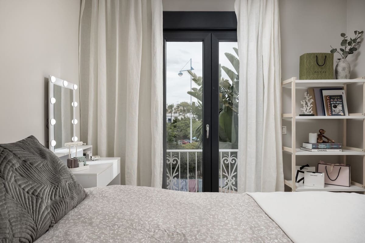 4 soveværelse Semi-Rækkehus til salg i San Pedro de Alcantara med swimmingpool - € 1.595.000 (Ref: 9705071)