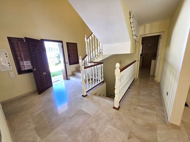 4 soverom Villa til salgs i Romana Playa, Marbella med svømmebasseng garasje - € 1 600 000 (Ref: 9705072)