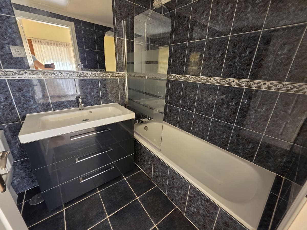 4 Zimmer Villa zu verkaufen in Marbella mit Pool Garage - 1.600.000 € (Ref: 9705072)