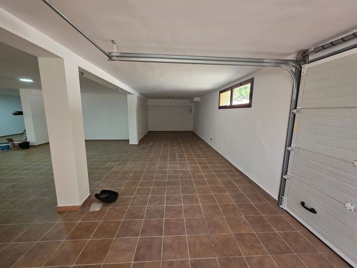 4 Zimmer Villa zu verkaufen in Marbella mit Pool Garage - 1.600.000 € (Ref: 9705072)