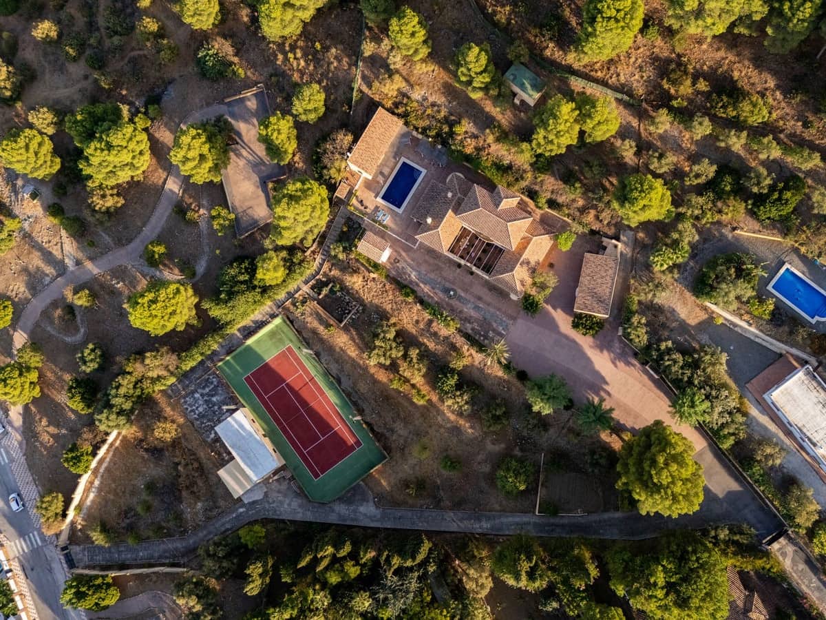 4 bedroom Villa for sale in Alhaurin de la Torre with pool - € 1,675,000 (Ref: 9705075)