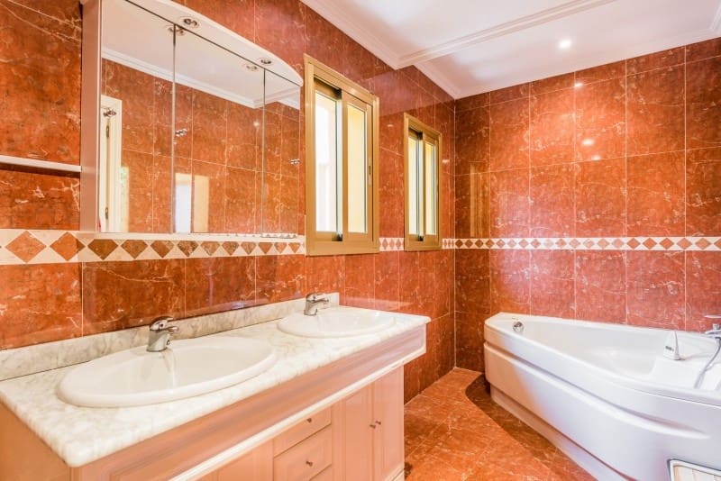 9 chambre Villa/Maison à vendre à El Rosario avec piscine - 1 690 000 € (Ref: 9705078)