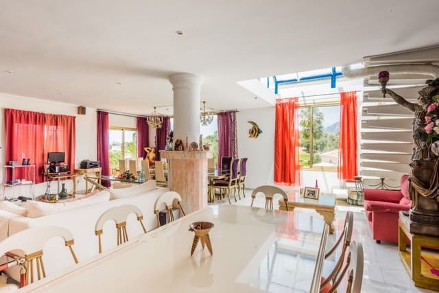 9 camera da letto Villa in vendita in El Rosario, Marbella con piscina - 1.690.000 € (Rif: 9705078)