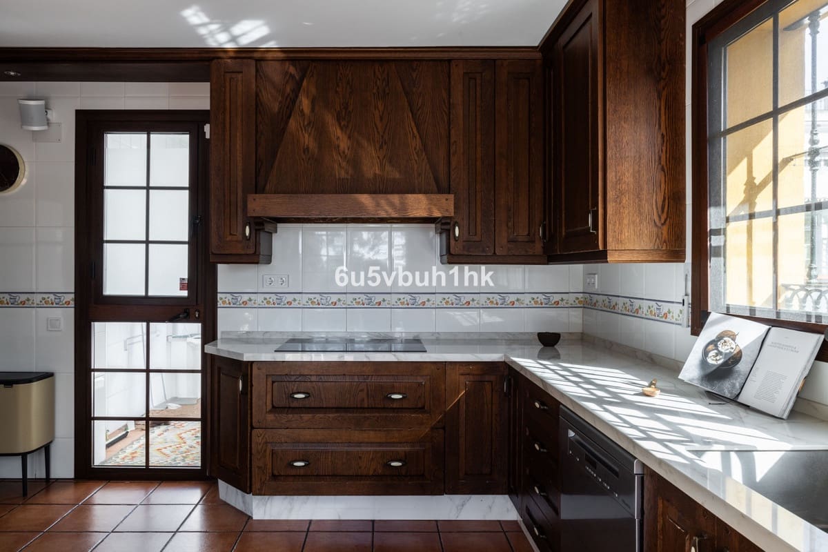 4 camera da letto Villa in vendita in San Pedro de Alcantara con piscina garage - 1.695.000 € (Rif: 9705079)