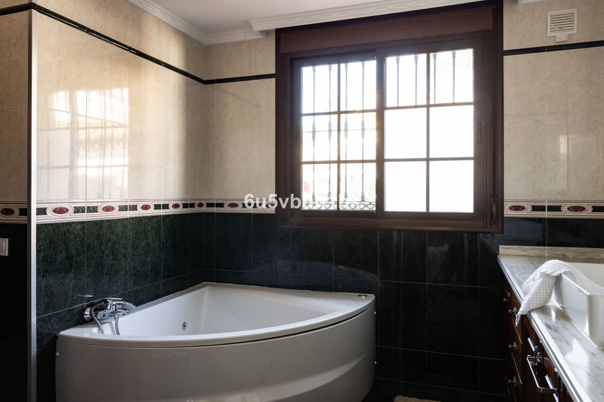 4 camera da letto Villa in vendita in San Pedro de Alcantara con piscina garage - 1.695.000 € (Rif: 9705079)