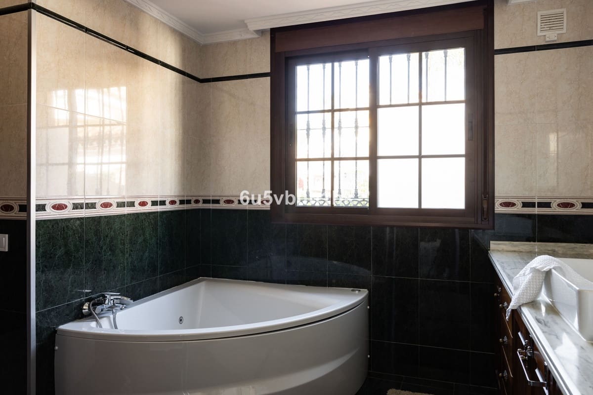 4 camera da letto Villa in vendita in San Pedro de Alcantara con piscina garage - 1.695.000 € (Rif: 9705079)