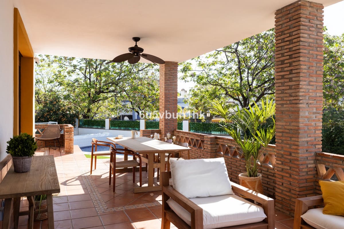 4 camera da letto Villa in vendita in San Pedro de Alcantara con piscina garage - 1.695.000 € (Rif: 9705079)