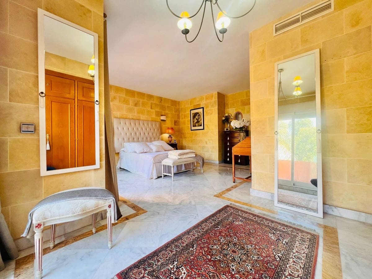 Casa de 3 habitaciones en Golden Mile en venta con piscina - 1.695.000 € (Ref: 9705080)