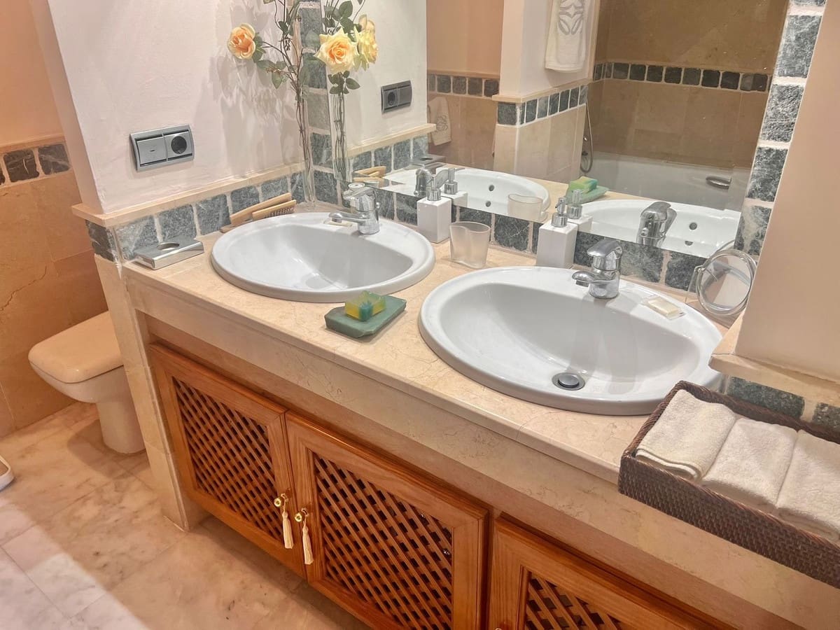 Casa de 3 habitaciones en Golden Mile en venta con piscina - 1.695.000 € (Ref: 9705080)