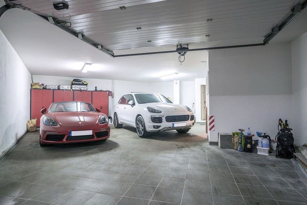 4 sypialnia Dom blizniak na sprzedaż w Golden Mile z basenem garażem - 1 700 000 € (Ref: 9705081)