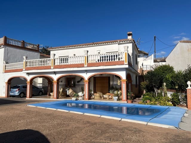Chalet de 4 habitaciones en Mijas pueblo, Mijas en venta con piscina - 1.750.000 € (Ref: 9705082)