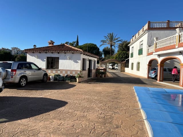 Chalet de 4 habitaciones en Mijas pueblo, Mijas en venta con piscina - 1.750.000 € (Ref: 9705082)