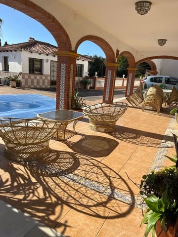 Chalet de 4 habitaciones en Mijas pueblo, Mijas en venta con piscina - 1.750.000 € (Ref: 9705082)