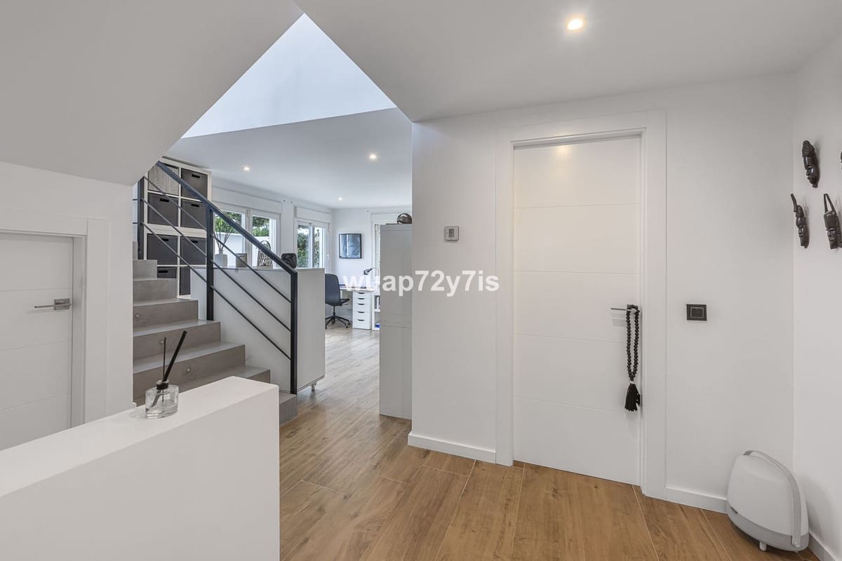 4 soverom Villa til salgs i Guadalmina med svømmebasseng - € 1 650 000 (Ref: 9705083)