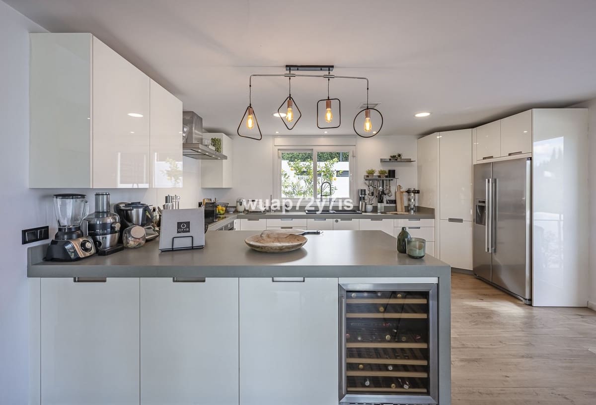 4 soverom Villa til salgs i Guadalmina med svømmebasseng - € 1 650 000 (Ref: 9705083)